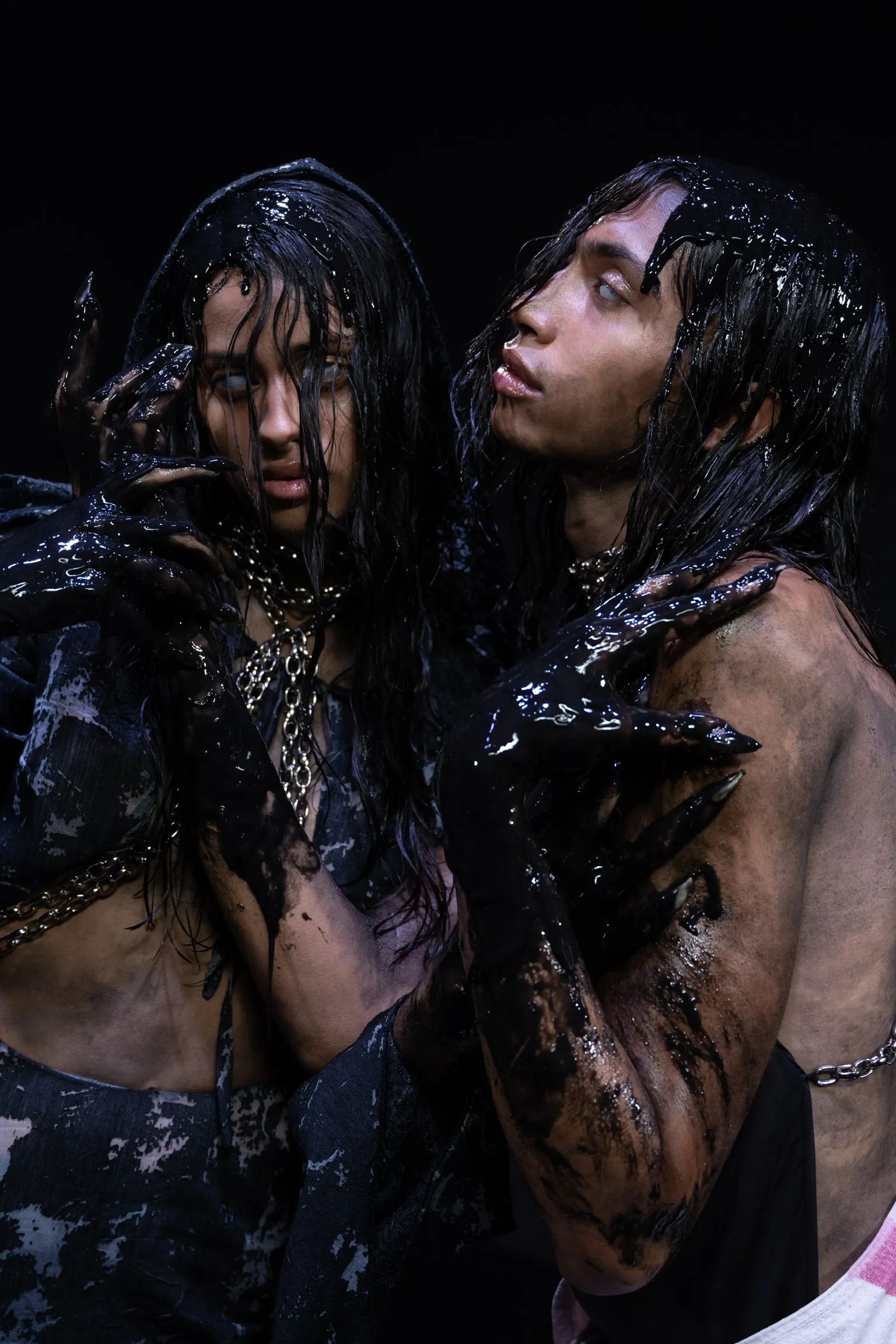 Monsoon Depths FW25 — fotografía final de la sesión
